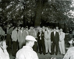 Image description is not available for 1955.050